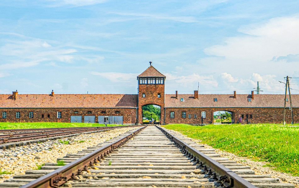 5e2309ed1a0d9ae1d5cfec64efa268e8-2660-Krakow to Auschwitz Birkenau Tours-01